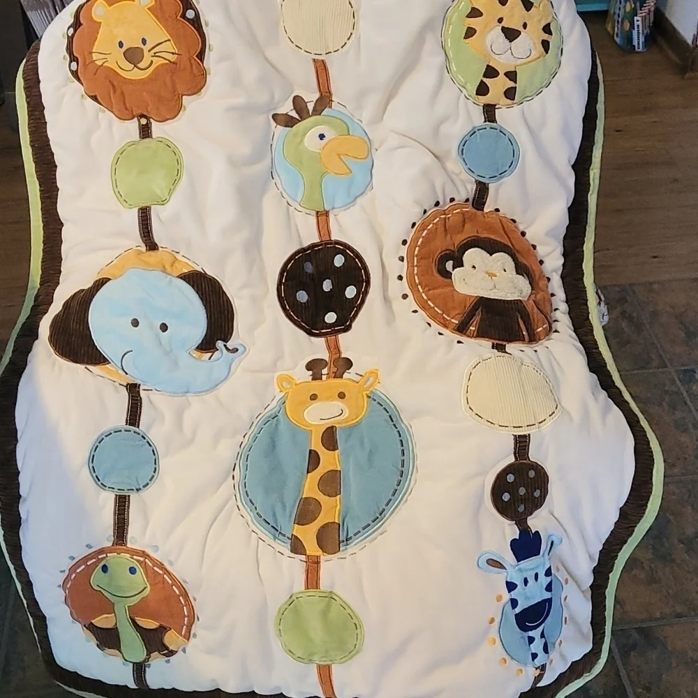 NoJo Crown Crafts Baby Quilt